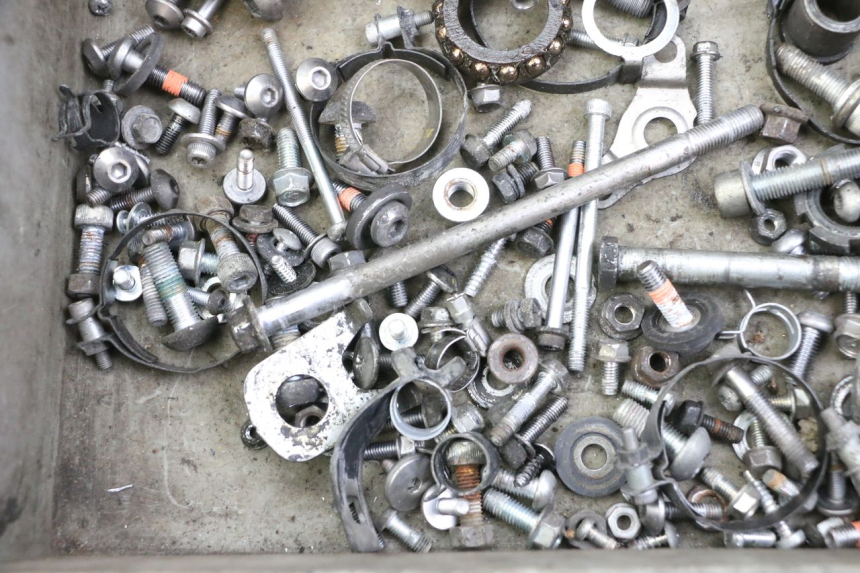 photo de SAC VISSERIE VIS YAMAHA XJ6 600 (2008 - 2016) - Autre angle de vue