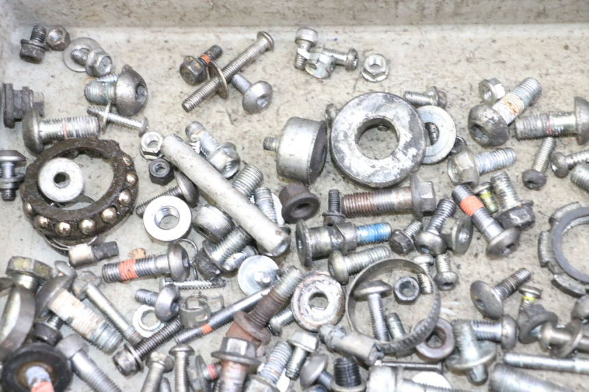 photo de SAC VISSERIE VIS YAMAHA XJ6 ABS 600 (2008 - 2016) - Détail de la pièce