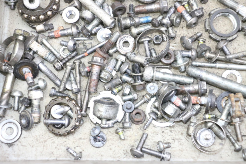 photo de SAC VISSERIE VIS YAMAHA XJ6 ABS 600 (2008 - 2016) - Zoom état d’usage