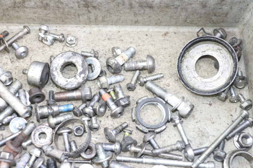 photo de SAC VISSERIE VIS YAMAHA XJ6 ABS 600 (2008 - 2016) - Autre angle de vue