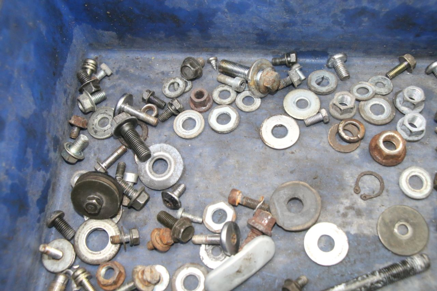 photo de SAC VISSERIE VIS YAMAHA XV VIRAGO 535 (1988 - 2004) - Détail de la pièce