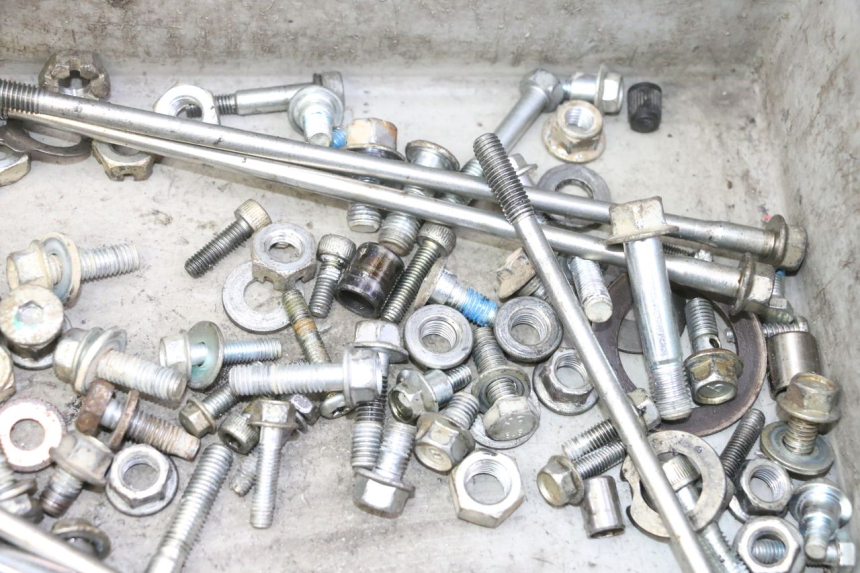 photo de SAC VISSERIE VIS YAMAHA YFM R RAPTOR 250 (2008 - 2014) - Gros plan technique