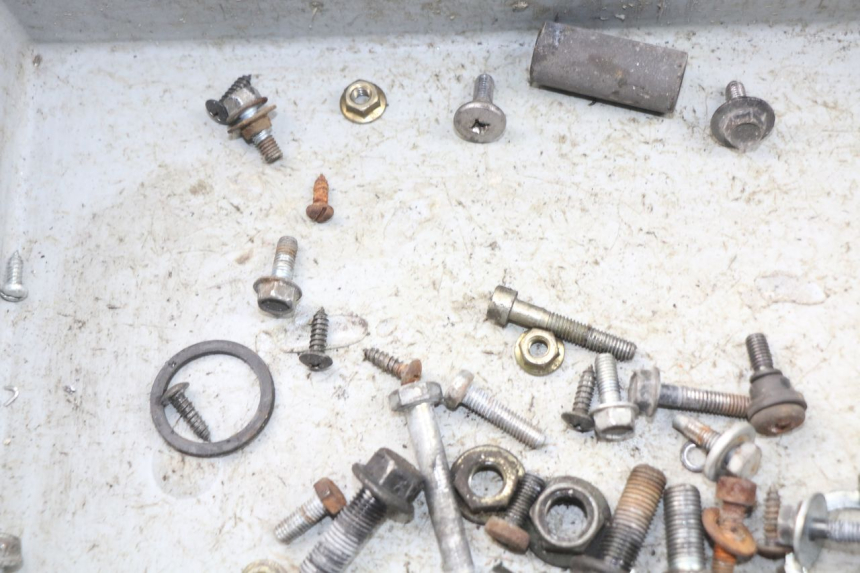 photo de SAC VISSERIE VIS YAMAHA YP MAJESTY 125 (1998 - 2001) - Autre angle de vue