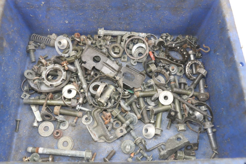 photo de SAC VISSERIE VIS YAMAHA YP MAJESTY 400 (2004 - 2008) - Détail de la pièce