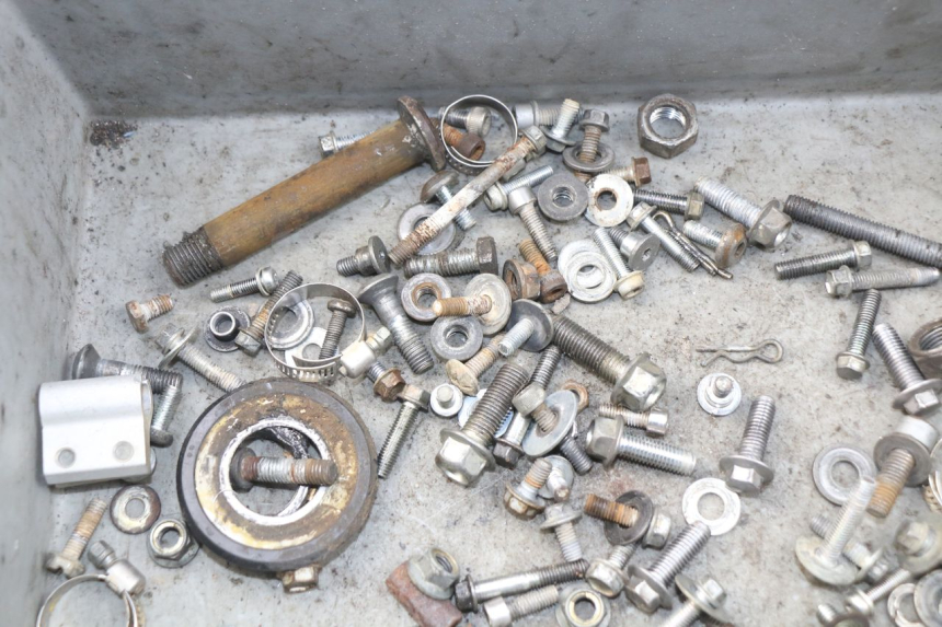 photo de SAC VISSERIE VIS YAMAHA YZ-F YZF 250 (2014 - 2018) - Autre angle de vue