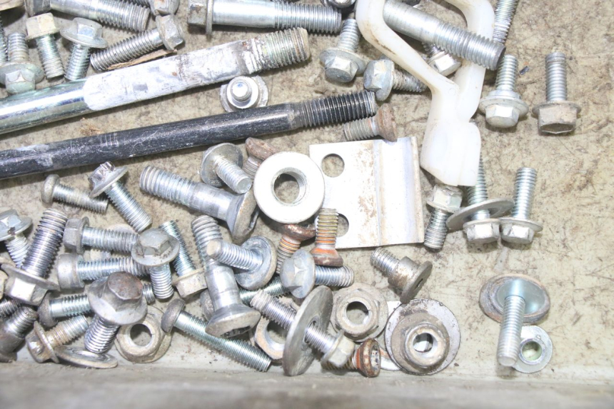 photo de SAC VISSERIE VIS YAMAHA YZ 85 (2022 - 2025) - Gros plan technique