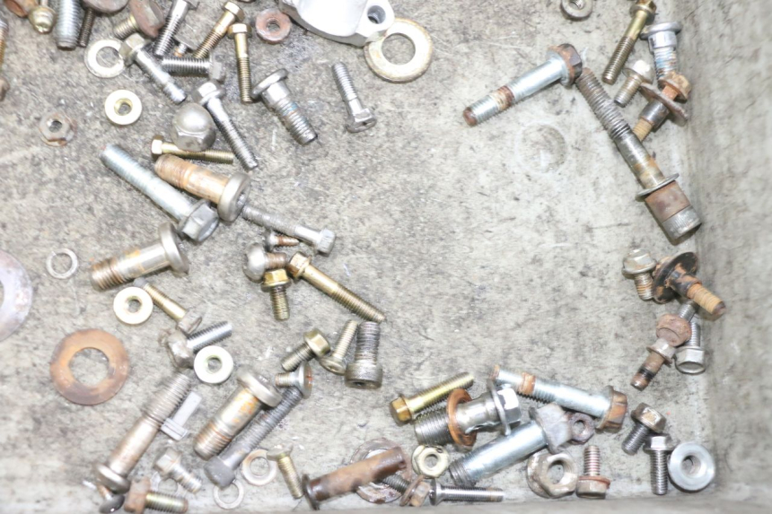 photo de SAC VISSERIE VIS KYMCO ZING 125 (1997 - 2003) - Gros plan technique