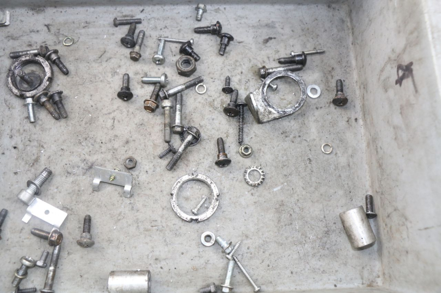 photo de SAC VISSERIE VIS PIAGGIO ZIP 2T 50 (2009 - 2019) - Détail de la pièce