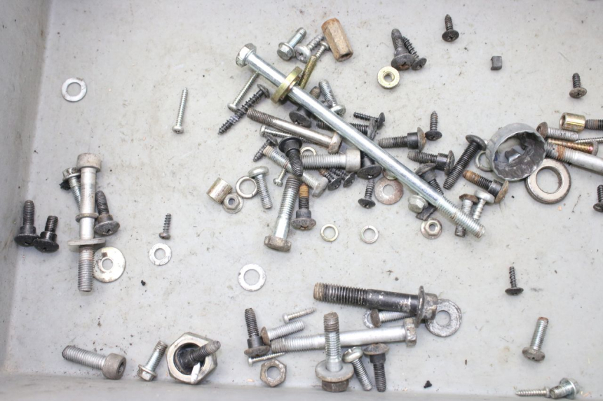 photo de SAC VISSERIE VIS PIAGGIO ZIP 2T 50 (2009 - 2019) - Détail de la pièce