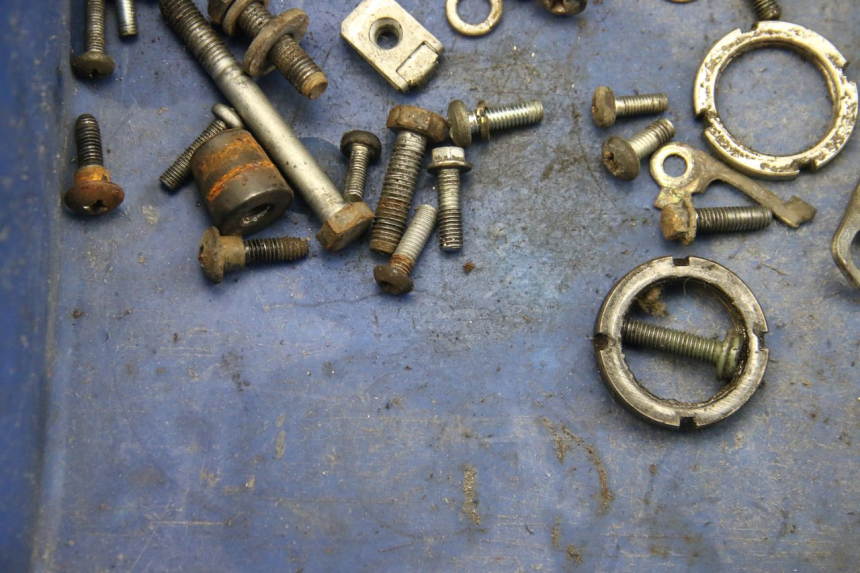 photo de SAC VISSERIE VIS PIAGGIO ZIP 2T 50 (2009 - 2019) - Détail de la pièce