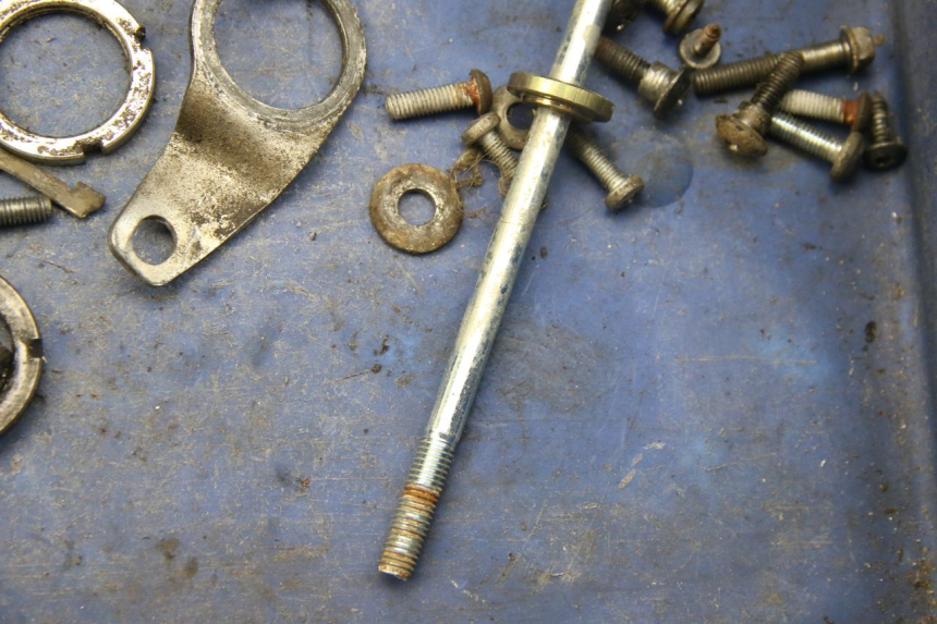 photo de SAC VISSERIE VIS PIAGGIO ZIP 2T 50 (2009 - 2019) - Zoom état d’usage