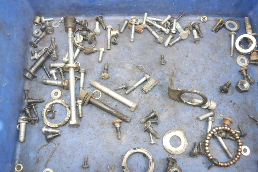 photo de SAC VISSERIE VIS PIAGGIO ZIP 2T 50 (2009 - 2019) - Détail de la pièce