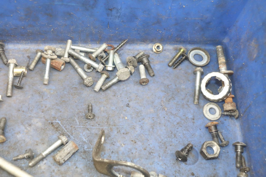 photo de SAC VISSERIE VIS PIAGGIO ZIP 2T 50 (2009 - 2019) - Autre angle de vue