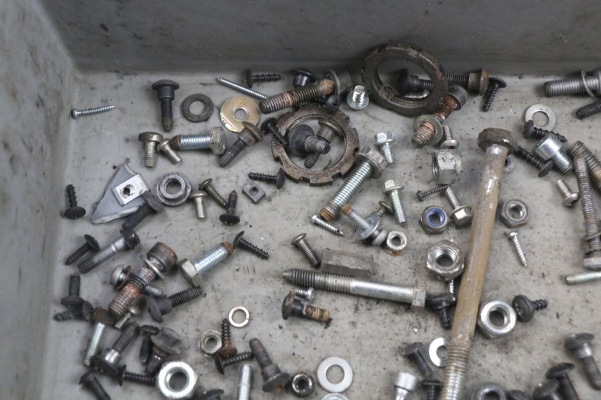 photo de SAC VISSERIE VIS PIAGGIO ZIP 4T 50 (2018 - 2020) - Gros plan technique