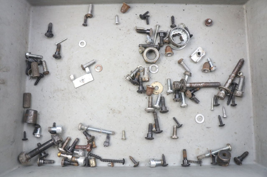 photo de SAC VISSERIE VIS PIAGGIO ZIP 4T 50 (2006 - 2017) - Vue principale