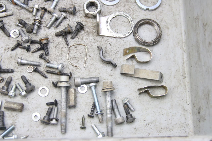 photo de SAC VISSERIE VIS PIAGGIO ZIP 4T 50 (2018 - 2020) - Détail de la pièce