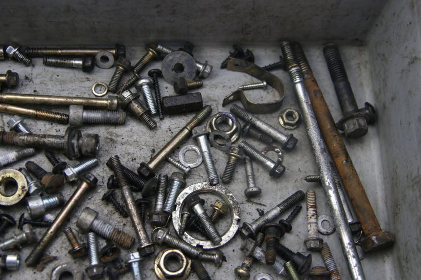 photo de SAC VISSERIE VIS PIAGGIO ZIP 4T 50 (2018 - 2020) - Gros plan technique