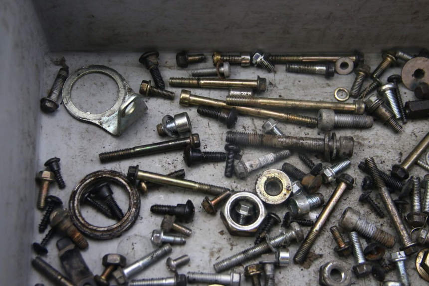 photo de SAC VISSERIE VIS PIAGGIO ZIP 4T 50 (2018 - 2020) - Points de fixation