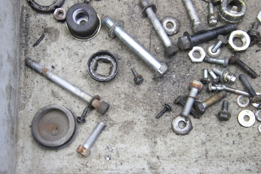 photo de SAC VISSERIE VIS PIAGGIO ZIP 4T 50 (2018 - 2020) - Détail de la pièce