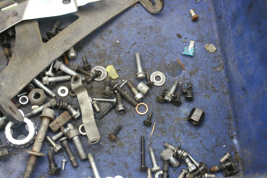 photo de SAC VISSERIE VIS PIAGGIO ZIP 4T 50 (2018 - 2020) - Détail de la pièce