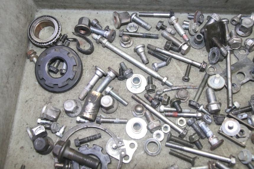 photo de SAC VISSERIE VIS KAWASAKI ZR 7 750 (1999 - 2004) - Détail de la pièce