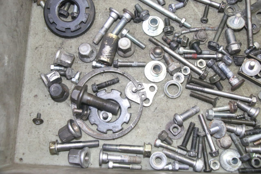 photo de SAC VISSERIE VIS KAWASAKI ZR 7 750 (1999 - 2004) - Autre angle de vue