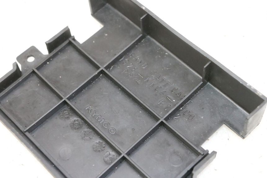 photo de SANGLE BATTERIE KYMCO GRAND DINK 125 (2008 - 2014) - Zoom état d’usage