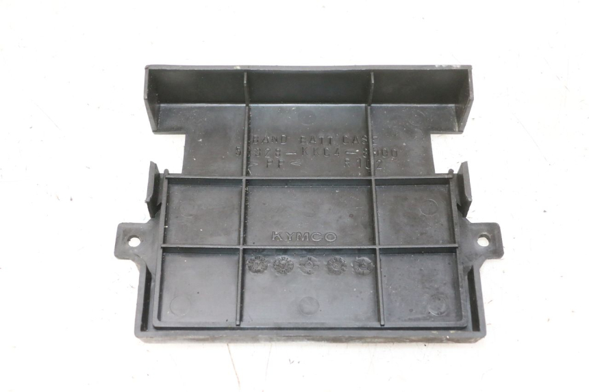 photo de SANGLE BATTERIE KYMCO GRAND DINK 125 (2008 - 2014) - Autre angle de vue