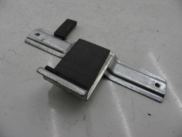 photo de SANGLE BATTERIE HONDA SH 125 (2005 - 2008) - Détail de la pièce