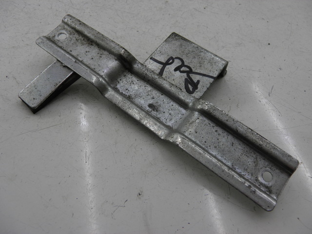 photo de SANGLE BATTERIE HONDA SH 125 (2005 - 2008) - Zoom état d’usage