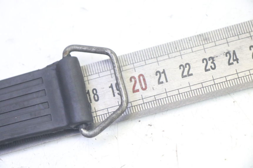 photo de SANGLE BATTERIE PIAGGIO MP3 125 (2006 - 2014) - Autre angle de vue