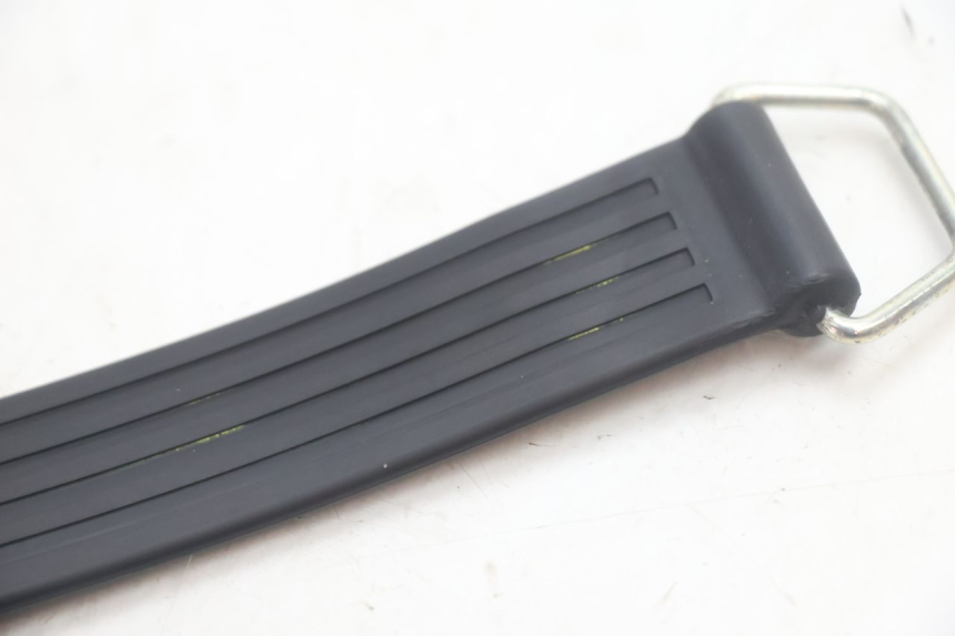 photo de SANGLE TROUSSE OUTILS PIAGGIO MP3 HPE 530 (2022 - 2026) - Détail de la pièce