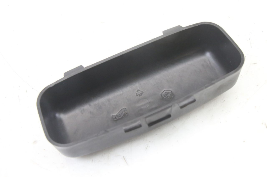 photo de SANGLE TROUSSE OUTILS PIAGGIO XEVO - X EVO 125 (2007 - 2017) - Autre angle de vue