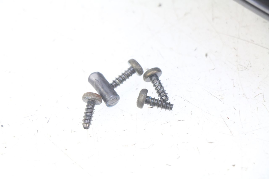 photo de SAUTE VENT PEUGEOT KISBEE 4T 50 (2010 - 2017) - Points de fixation