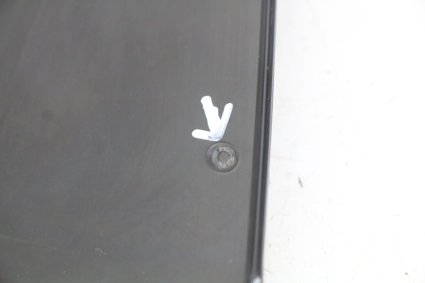 photo de SAUTE VENT PEUGEOT KISBEE 4T 50 (2010 - 2017) - État de surface