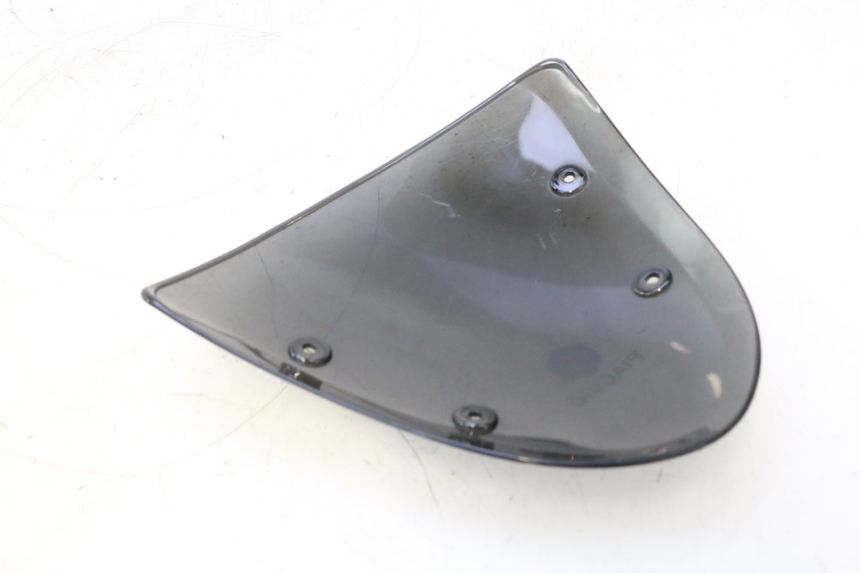 photo de SAUTE VENT PIAGGIO TYPHOON 50 (2000 - 2009) - Gros plan technique