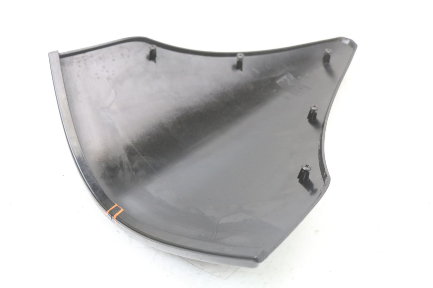 photo de SAUTE VENT PIAGGIO X10 125 (2012 - 2017) - Marquages et références