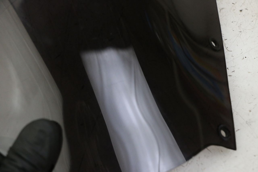 photo de SAUTE VENT YAMAHA FZS FAZER 600 (2001 - 2003) - Gros plan technique