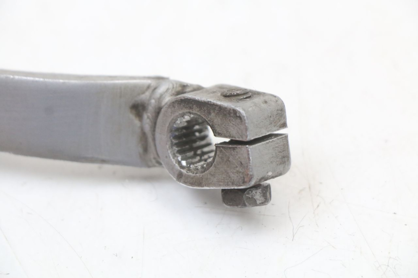 photo de SELECTEUR VITESSE SUZUKI GN 125 (1997 - 2000) - Gros plan technique