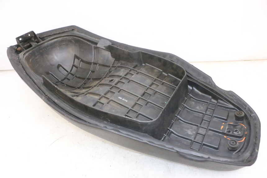 photo de SELLE KYMCO AGILITY 16+ 4T 50 (2018 - 2023) - Vue d’ensemble