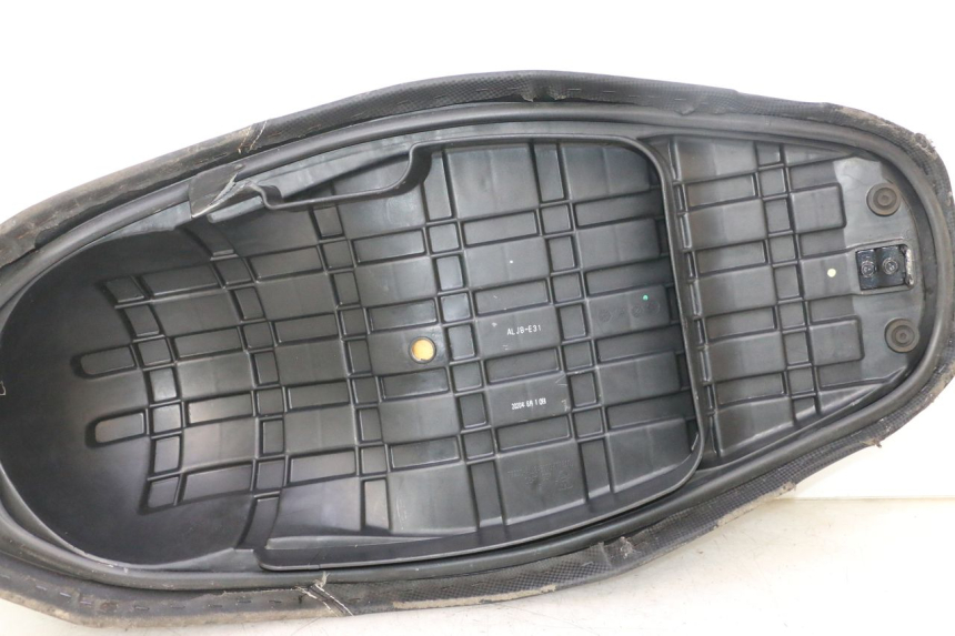 photo de SELLE KYMCO AGILITY 16+ 4T 50 (2018 - 2023) - Autre angle de vue