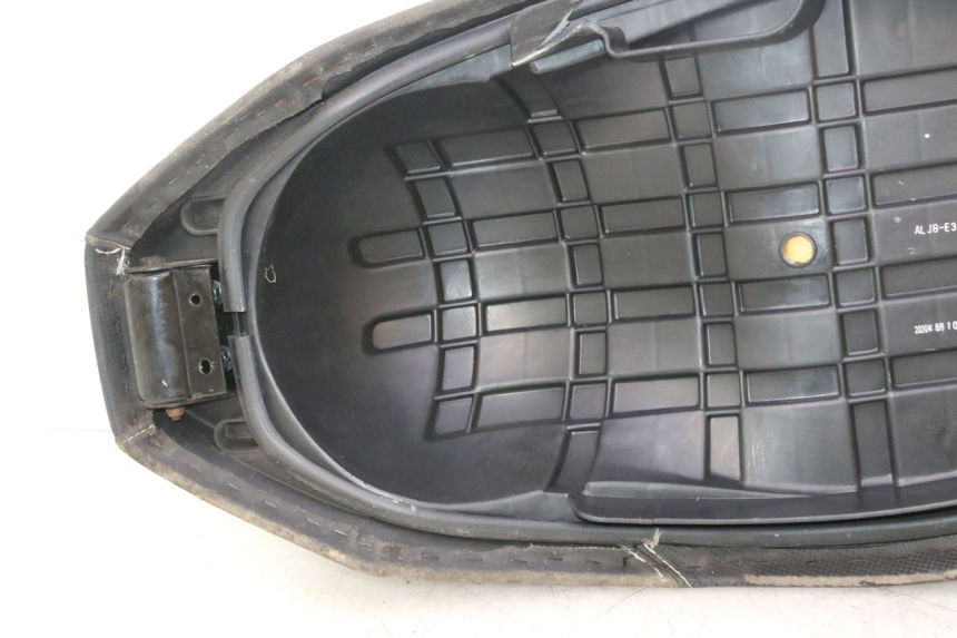 photo de SELLE KYMCO AGILITY 16+ 4T 50 (2018 - 2023) - Gros plan technique