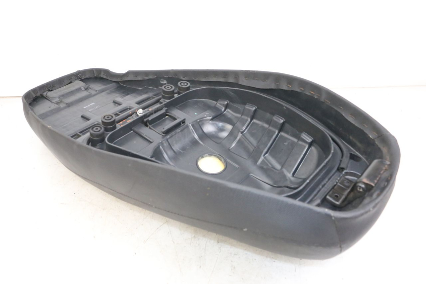 photo de SELLE KYMCO AGILITY 4T 50 (2018 - 2022) - Détails caractéristiques