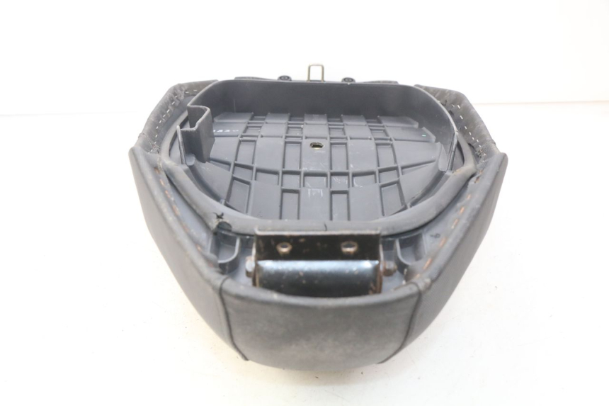 photo de SELLE KYMCO AGILITY CITY 2T 50 (2008 - 2016) - Points de fixation