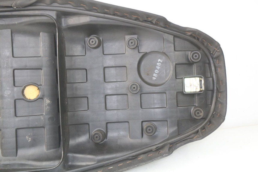 photo de SELLE KYMCO AGILITY CITY 4T 50 (2008 - 2016) - Points de fixation