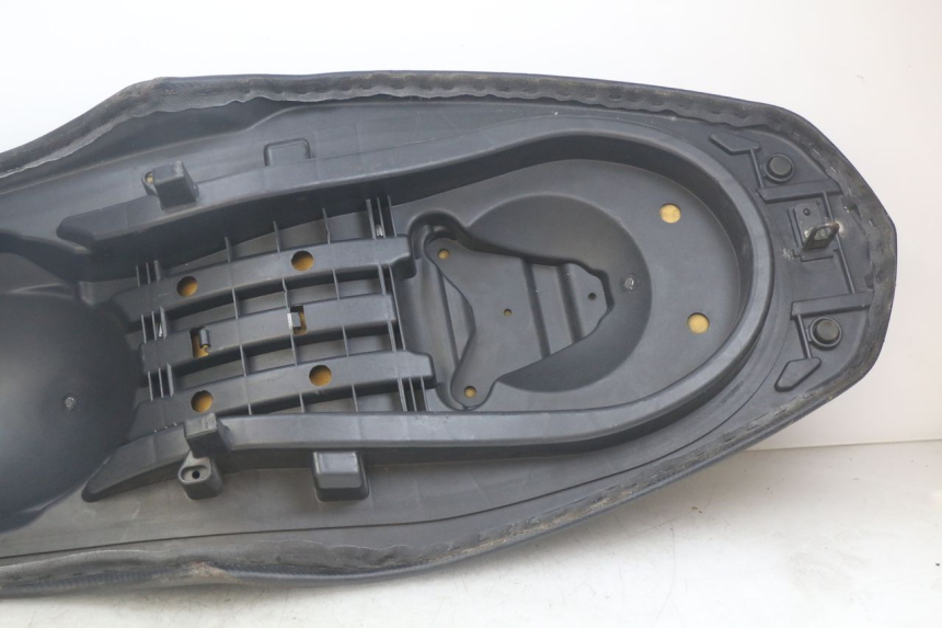 photo de SELLE NECO ALEXONE 125 (2017 - 2024) - Gros plan technique