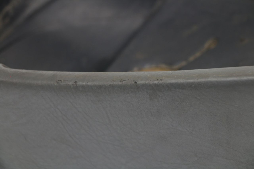 photo de SELLE APRILIA AMICO 50 (1992 - 1995) - Zoom état d’usage