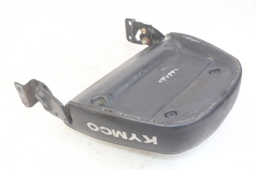 photo de SELLE ARRIERE KYMCO AGILITY 4T 50 (2005 - 2018) - Gros plan technique