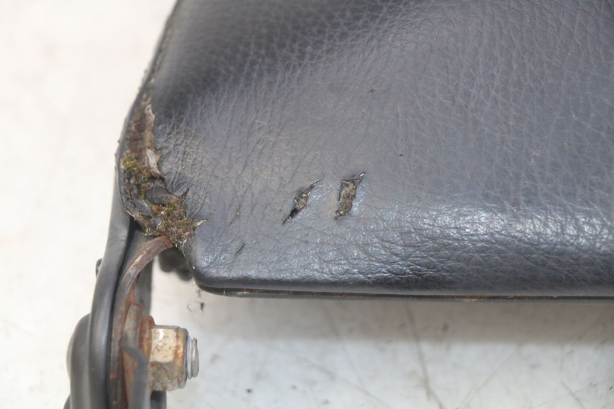 photo de SELLE ARRIERE KYMCO AGILITY 4T 50 (2005 - 2018) - État de surface