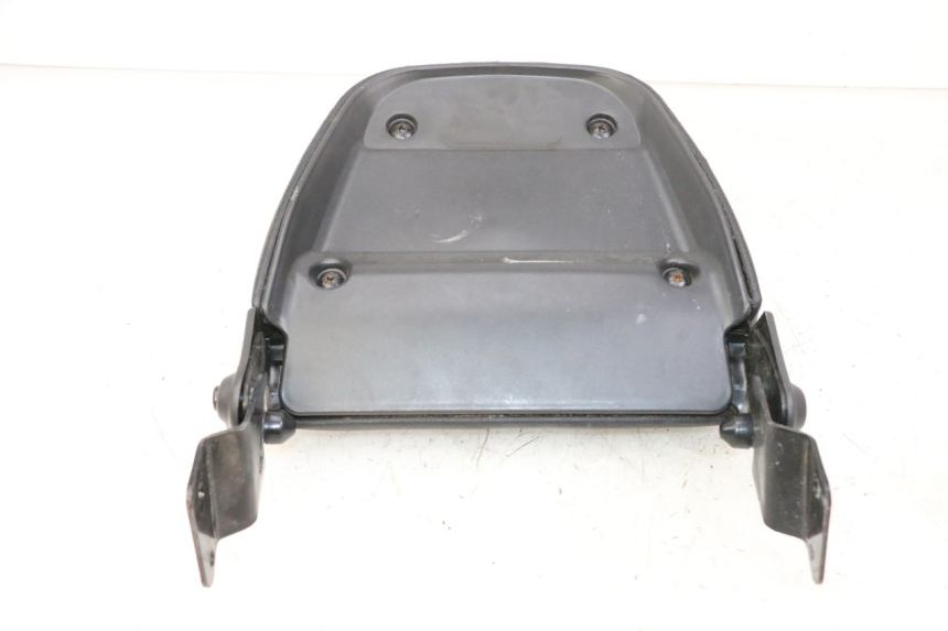 photo de SELLE ARRIERE KYMCO AGILITY 4T 50 (2005 - 2018) - Gros plan technique